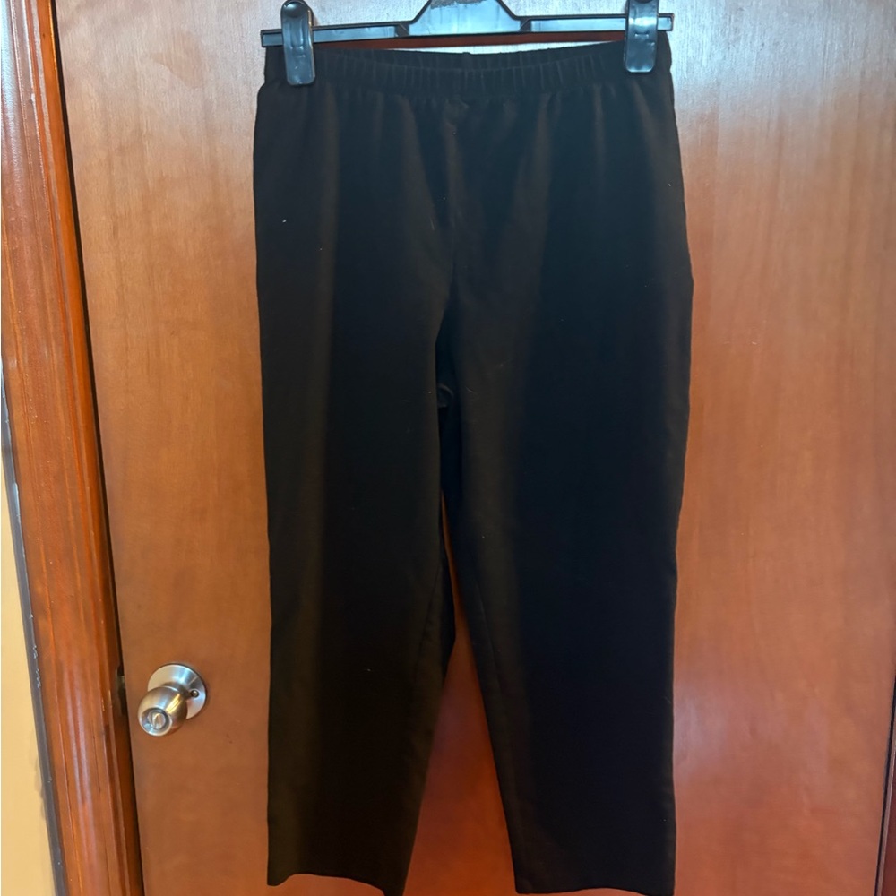 Women with Control Black Capris